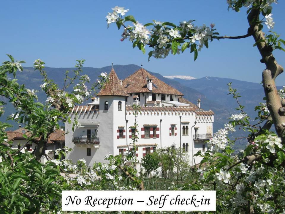 Apartments Schloss Paschbach Appiano Sulla Strada Del Vino Εξωτερικό φωτογραφία
