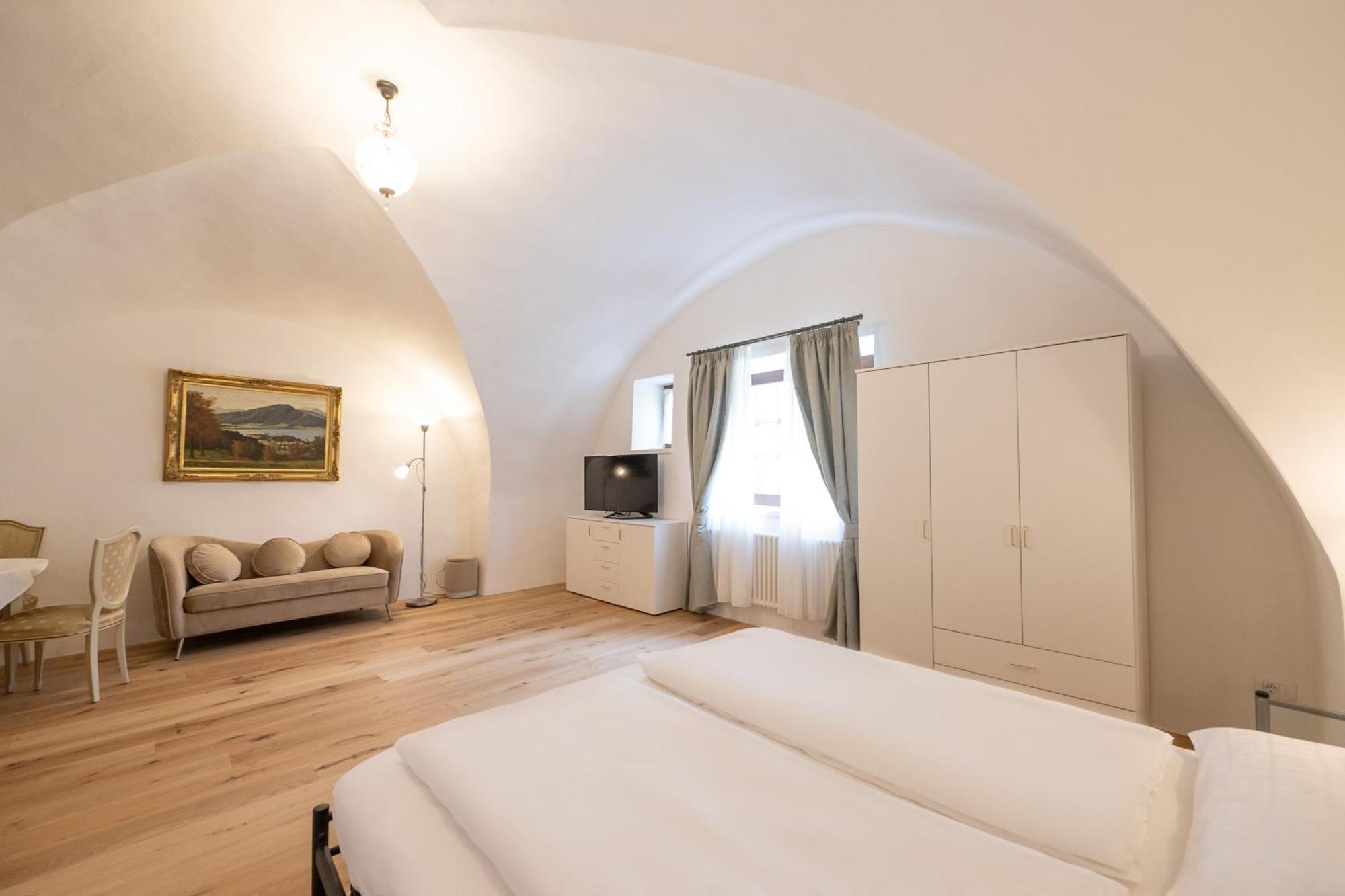 Apartments Schloss Paschbach Appiano Sulla Strada Del Vino Εξωτερικό φωτογραφία