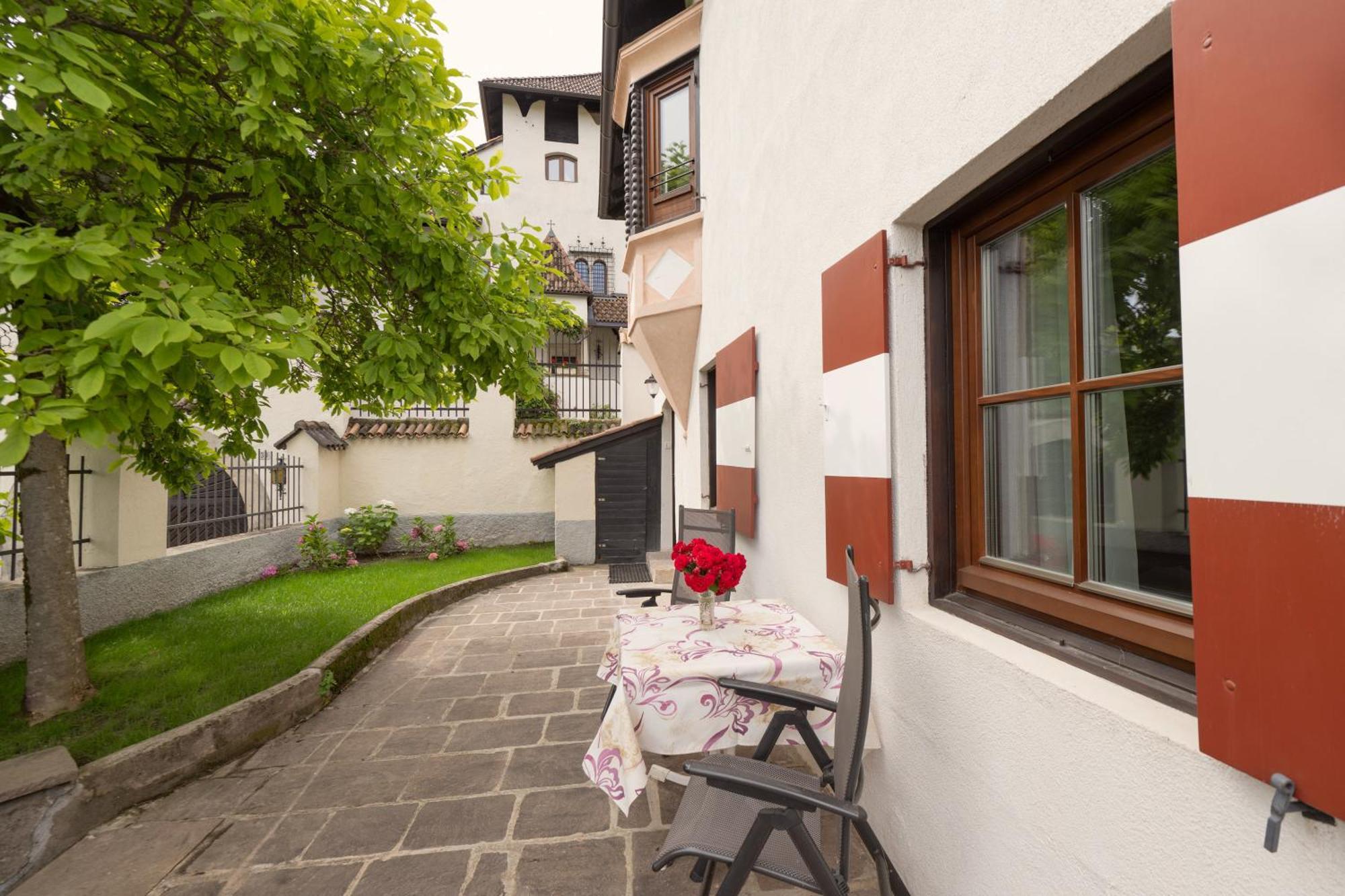 Apartments Schloss Paschbach Appiano Sulla Strada Del Vino Εξωτερικό φωτογραφία