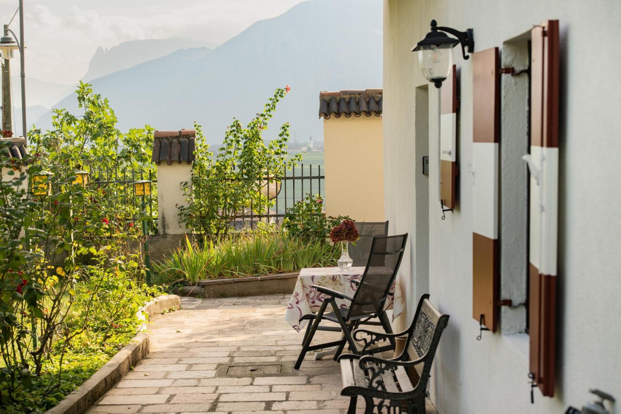 Apartments Schloss Paschbach Appiano Sulla Strada Del Vino Εξωτερικό φωτογραφία