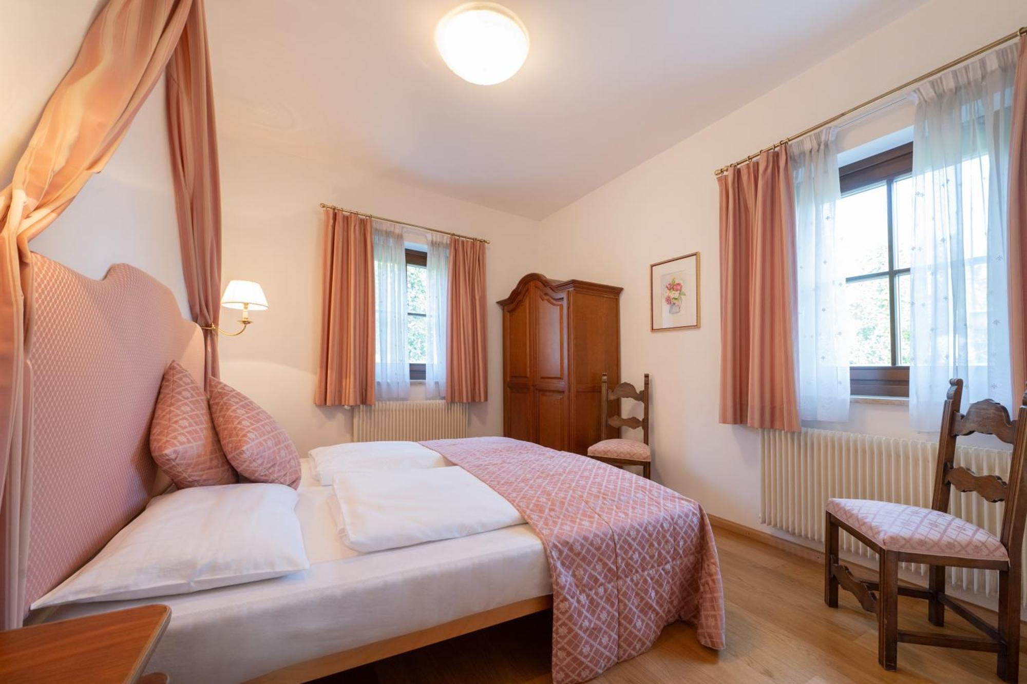 Apartments Schloss Paschbach Appiano Sulla Strada Del Vino Εξωτερικό φωτογραφία