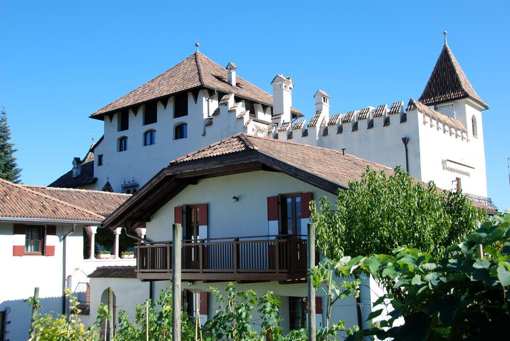 Apartments Schloss Paschbach Appiano Sulla Strada Del Vino Δωμάτιο φωτογραφία