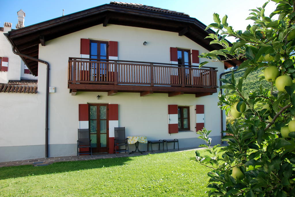 Apartments Schloss Paschbach Appiano Sulla Strada Del Vino Δωμάτιο φωτογραφία