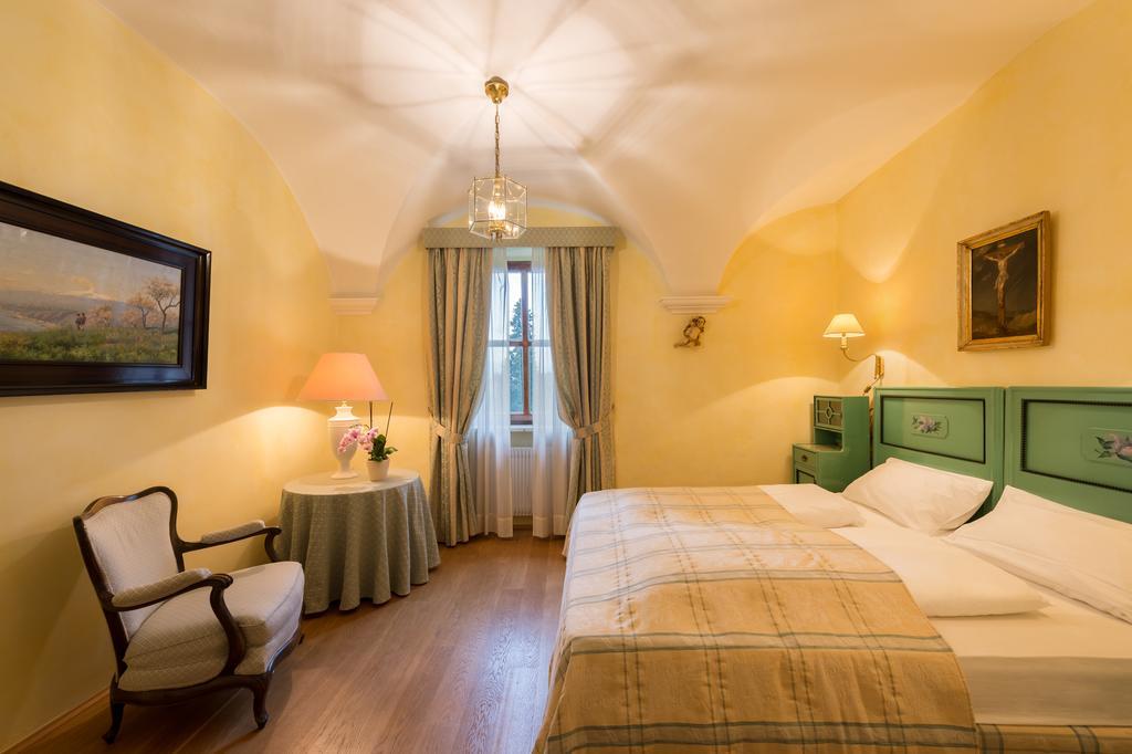 Apartments Schloss Paschbach Appiano Sulla Strada Del Vino Εξωτερικό φωτογραφία